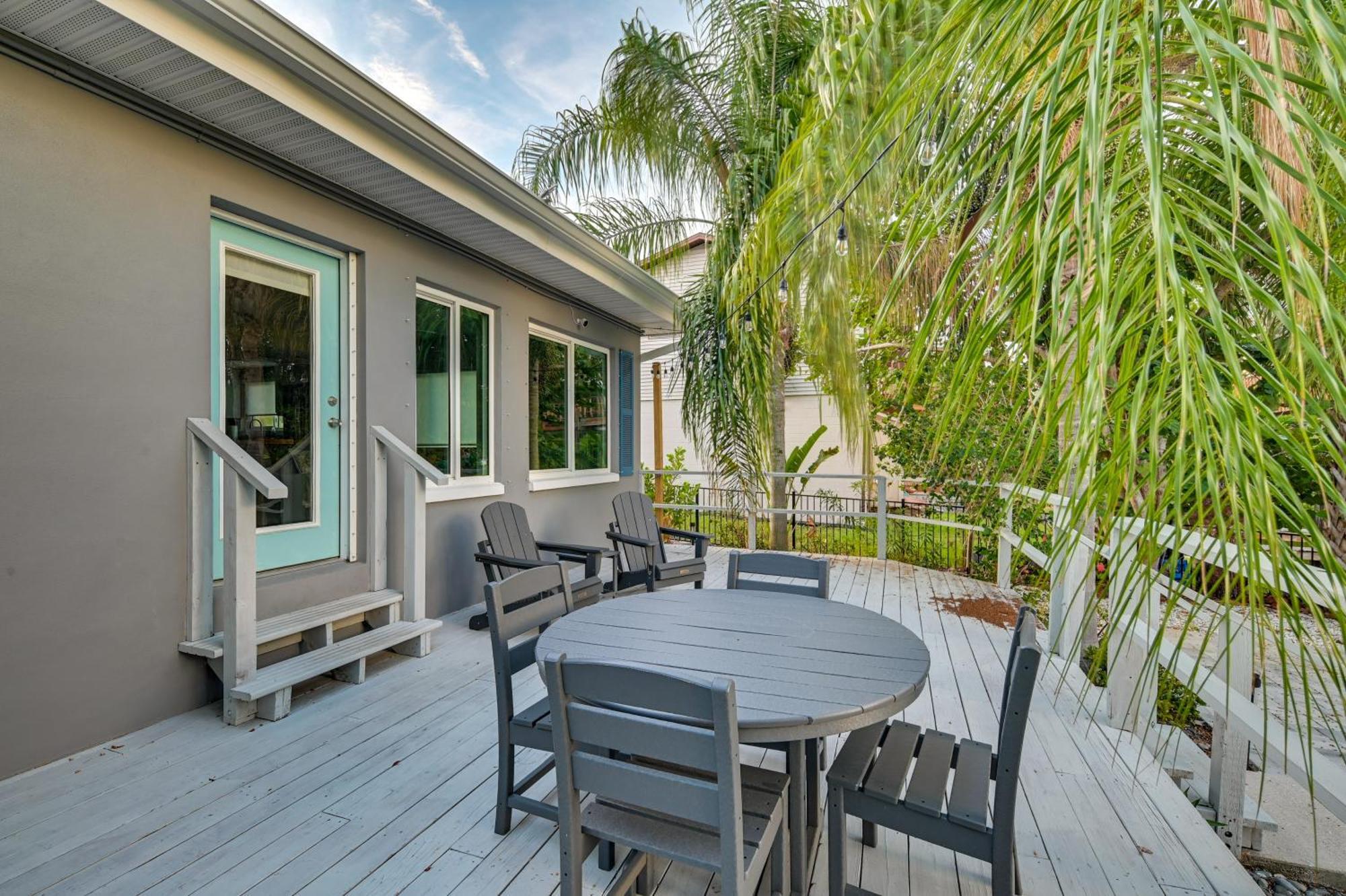 Pet-Friendly Waterfront Home - 2 Mi To Beach! Tarpon Springs Exterior photo